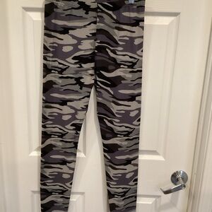 Ladies plus size camo leggings